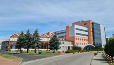 Budynek Wydziału - widok wraz z Wydziałowym Laboratorium Badań Konstrukcji