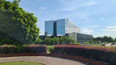 Budynek główny - Rektorat - widok od strony miasteczka akademickiego